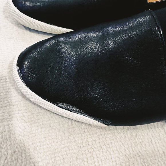 Frye "Melanie" Slip-On, size 7.5, black leather - Picture 3 of 6